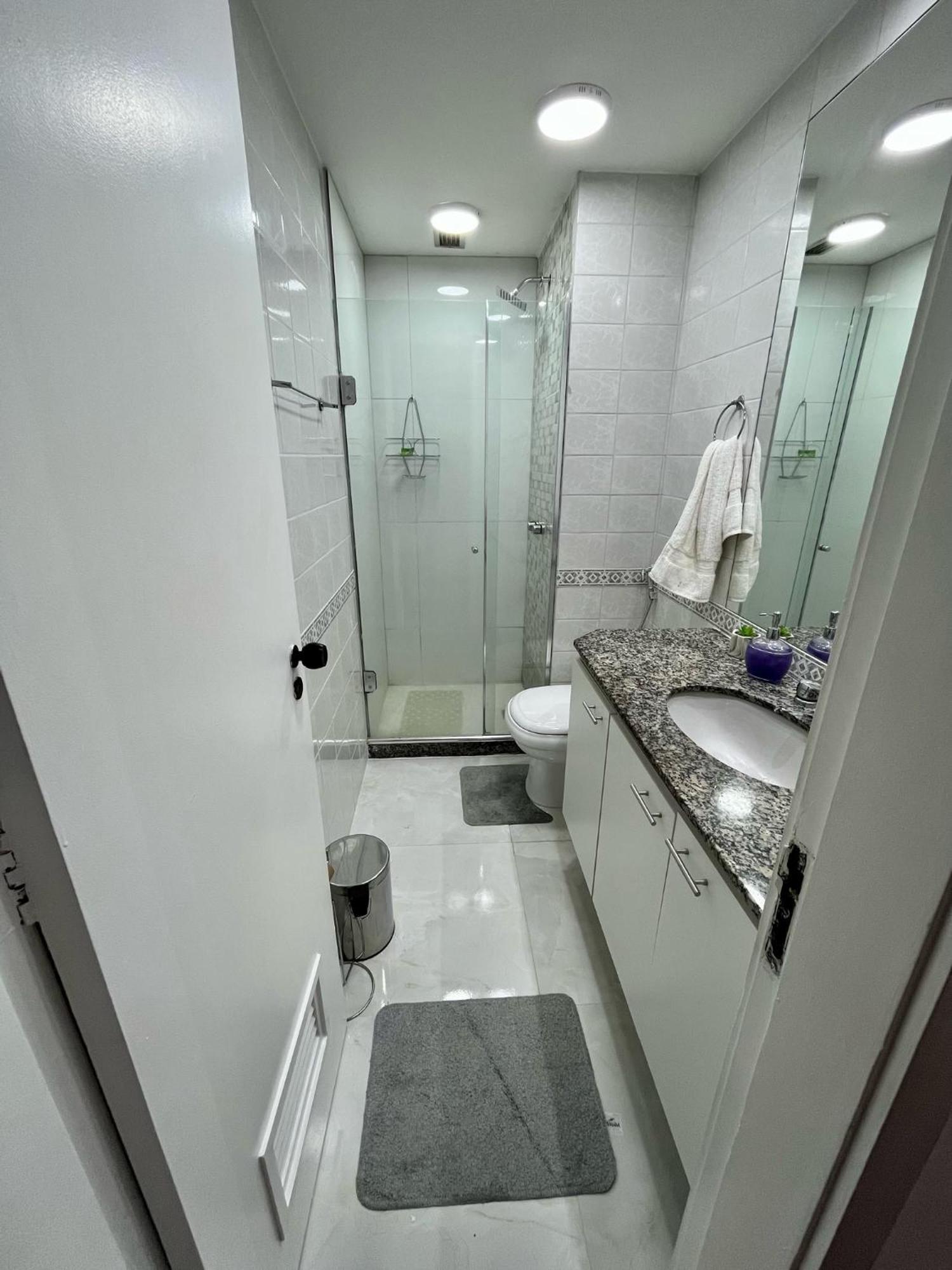 Appartement Excelente Apartamento No Leblon 02 Quadras Da Em Predio Com Piscina, Sauna E Academia *